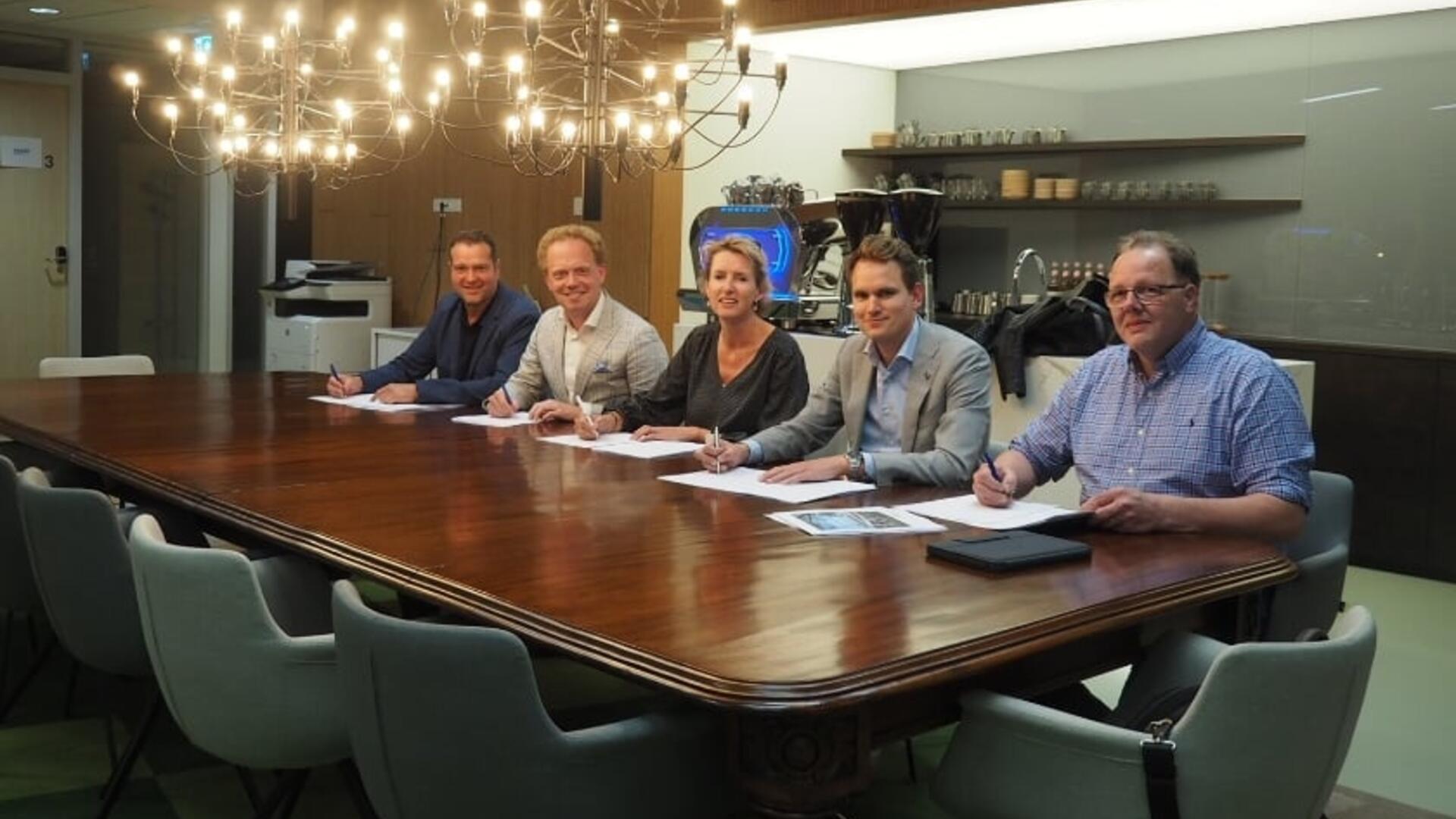 Raadsakkoord AW Ondertekening (Foto: De Schakel Albrandswaard)